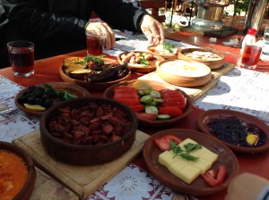 Kara Fırın Kahvaltı Sofrası