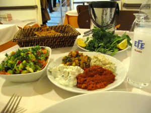 Koço'da akşam yemeği