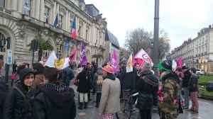 Hükümet Konağı'nda Başbakan İçeride Göstericiler
